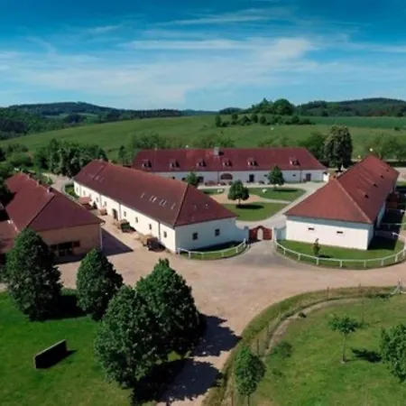 Statek Benice Chrastany (Benesov)