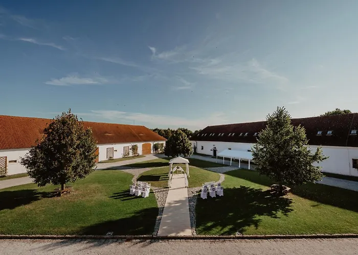 Statek Benice Guest house Chrastany (Benesov)